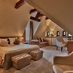 فندق غراند ستاماري 4*