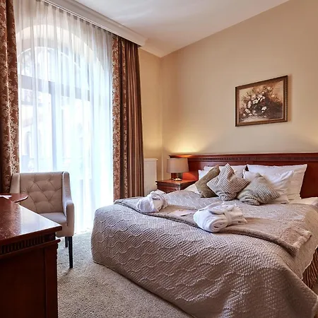 غراند ستاماري 4*